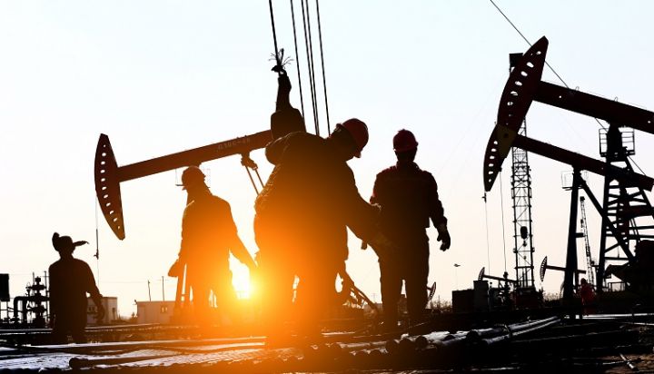 Neft bahalaşmaqda davam edir