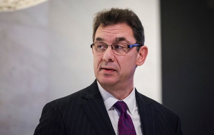 “Pfizer”in rəhbəri koronavirusa yoluxub