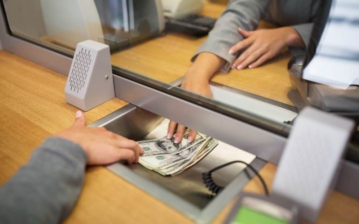 Milli Məclisdə yenidən valyutadəyişmə məntəqələrinə dair məsələ qaldırılıb