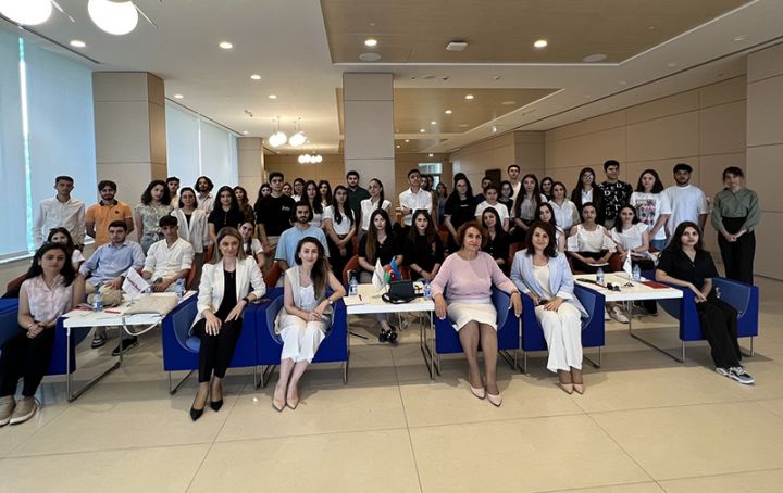 Kapital Bank tələbələrin inkişafı üçün növbəti tədbiri keçirdi