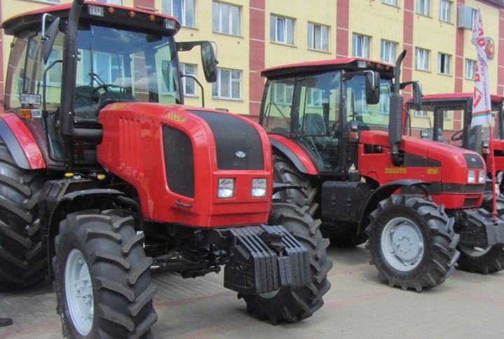 “Gəncə Avrtomobil Zavodu” Belarusdan 15 milyon dollarlıq 1 minə yaxın traktor komplekti satın alacaq