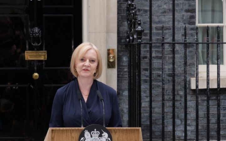 Britaniyanın Baş naziri istefa verdi