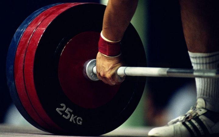 Azərbaycan millisi İrəvanda oteldən buraxılmır