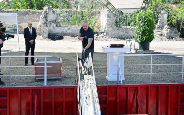 Zəngilan şəhərində inzibati binanın təməli qoyulub