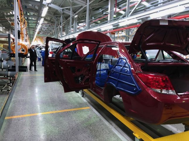 Azərbaycanda 925 ədəd minik avtomobili yığılıb, 813-ü anbarlarda olub