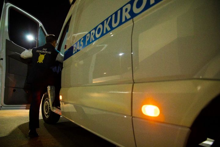 İki şirkət direktoru xaricdə təhsil və iş vizalarının təşkili adı altında 164 min manatdan artıq pulu ələ keçirməkdə ittiham olunurlar