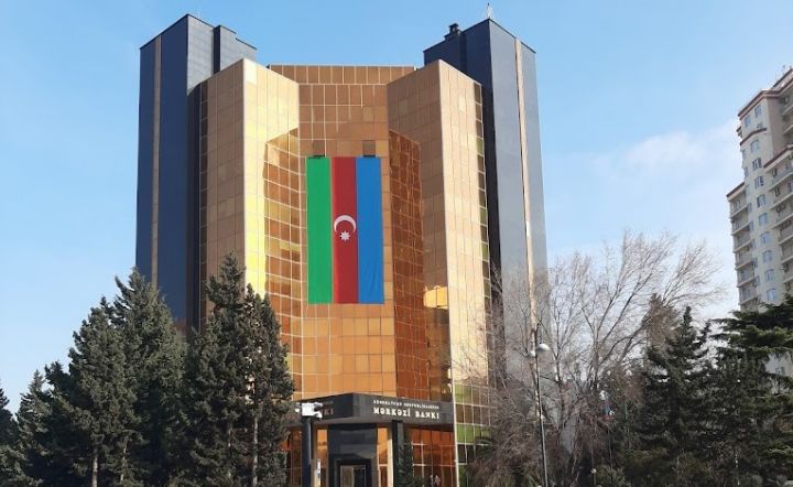 "Daha iri nominallı pul nişanlarının buraxılmasına ehtiyac yoxdur"