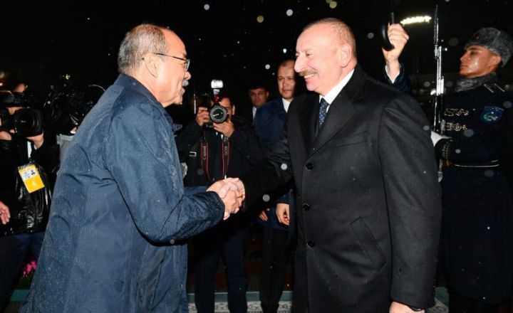 Əliyev Özbəkistanda səfərdədir