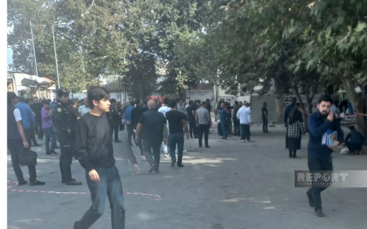 Gəncədə ticarət mərkəzinin bir hissəsində çökmə olub