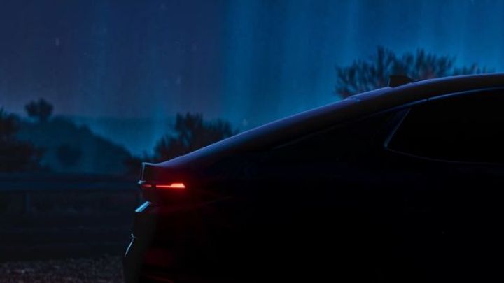 Togg-un yeni sedan modelinin ilk görüntüsü paylaşılıb