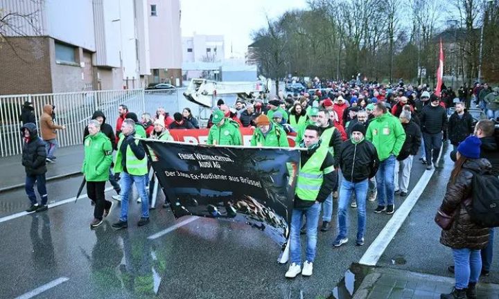 Audi Q8-in istehsal edildiyi zavod bağlanır