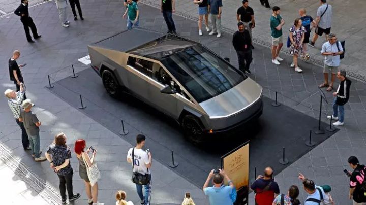 Tesla-nın bazar dəyəri bütün avtomobil şirkətlərinin bazar dəyərinə çatır