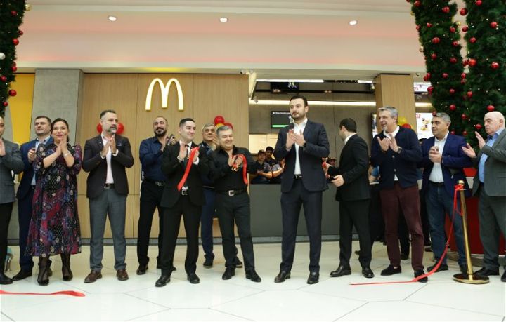 “Metropark”da yeni “McDonald’s” restoranı açıldı - FOTO