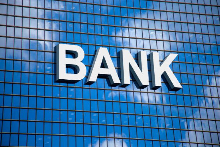 Azərbaycan bankı səhmlərinin nominal dəyərini azaldır