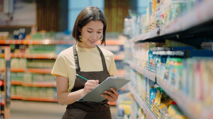 Tanınmış marketlər şəbəkəsi işçilər yığır - TƏCRÜBƏ VACİB DEYİL