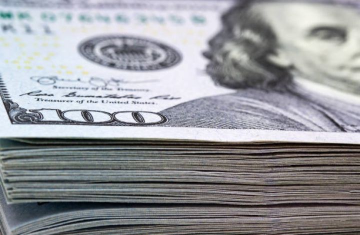 Banklara daha böyük məbləğdə dollar satıldı - TƏLƏB ARTIB