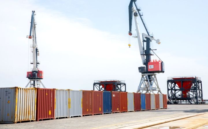 Bakı Limanında rekord - Bu il aşırılan konteyner həcmi 100 min TEU təşkil edə bilər