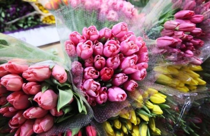 Rusiya Qazaxıstandan gül alışını 50 dəfə artırıb