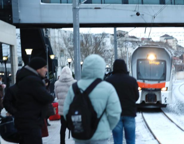 ADY qarlı-şaxtalı hava şəraitində 60 minə yaxın sərnişini mənzil başına çatdırıb