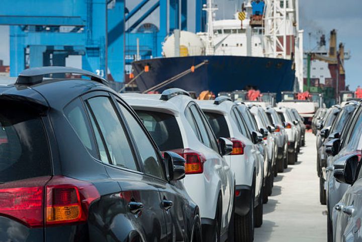 Azərbaycana ilk 6 ayda təxminən 1 milyard dollarlıq avtomobil idxal edilib