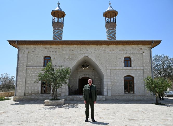 Tarixi məscid binasının bərpadan sonra açılışı olub