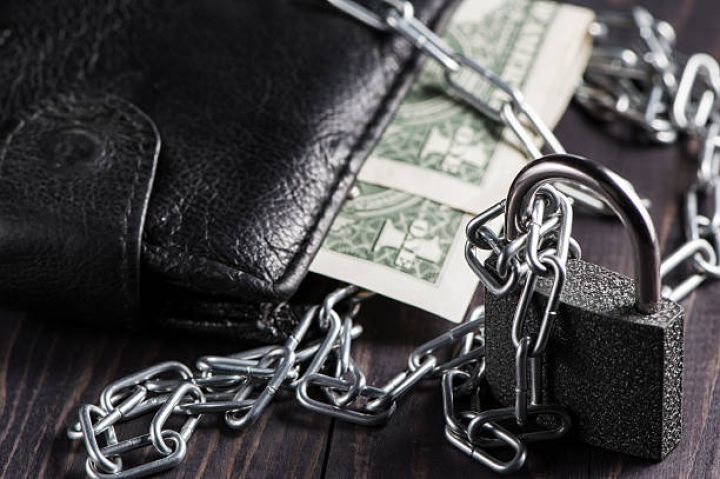 Dolların bazar ertəsi üçün rəsmi məzənnəsi müəyyən olunub