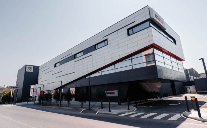 “Radius” Babək prospektində yeni filialı ilə avtomobil sektoruna və iqtisadiyyata yeni tövhə verir