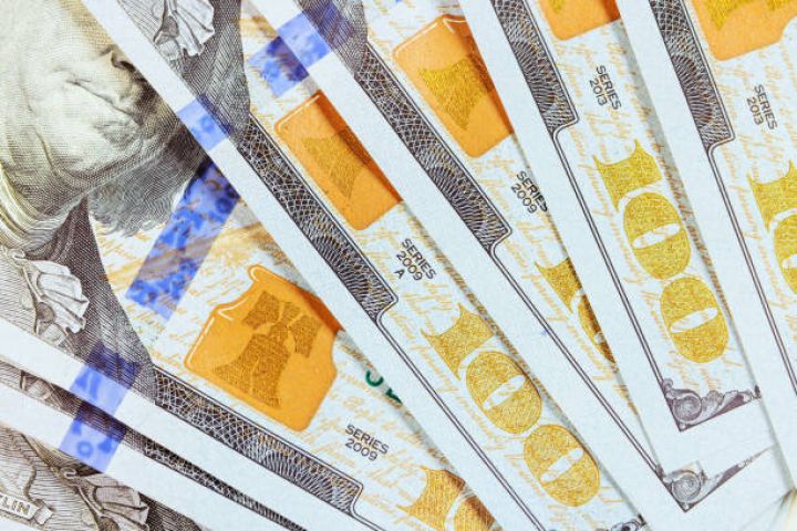 Dolların sabah üçün rəsmi məzənnəsi məyyən olunub