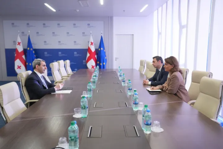 Tbilisidə BTQ dəmir yolunun təhvil-təslimi üzrə yekun aktın imzalanması müzakirə olunub