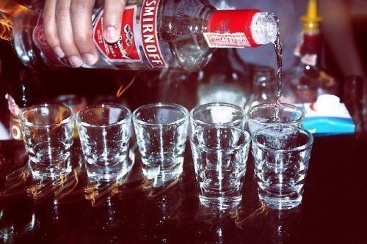 “Belə ucuz qiymətə araq istehsal etmək mümkün deyil” - TƏHLÜKƏLİ "VODKA"LAR