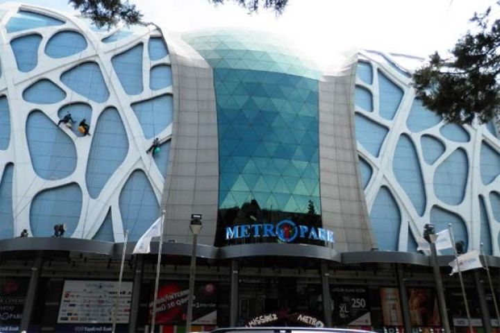 Polis “Metro Park”a “bomba qoyulması” barədə yalan məlumat verən şəxsi tutub