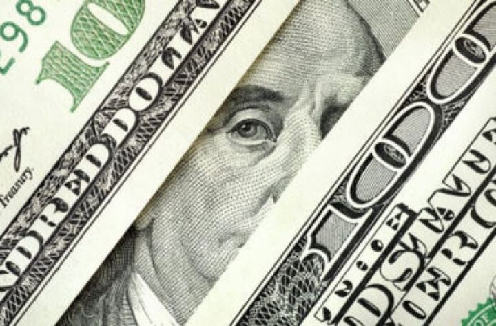 Gecə Fed faizi artırdı, Dollar ucuzlaşdı