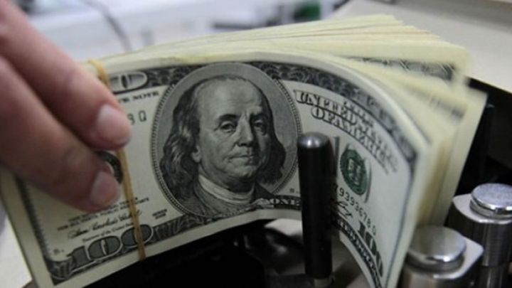 Dollar ilə valyuta əməliyyatları 20 faizdən çox azalıb