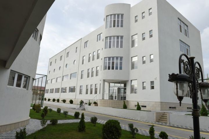 İlham Əliyev idman bazasının açılışında olub