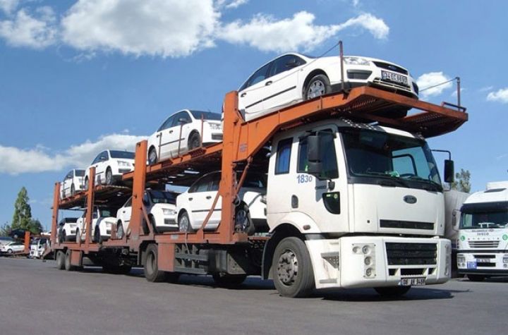 Avtomobil idxalı kəskin artmaqda davam edir