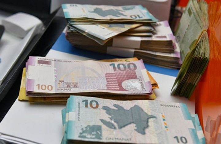 13 bankın nağd vəsaitləri artıb