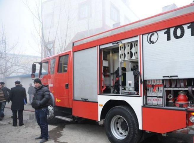 Bakıda yaşayış binasında yanğın söndürülüb - YENİLƏNİB