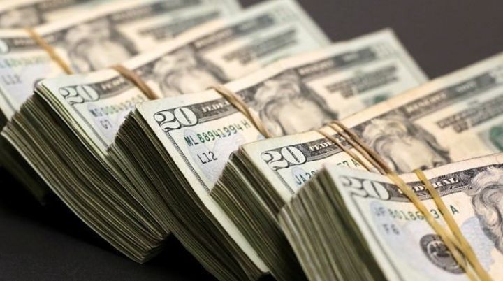 SOCAR pulunu Dollarda saxlayır