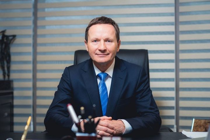 Keçmiş bankir şantaj edir – "ƏLİMDƏ SİYAHI VAR"