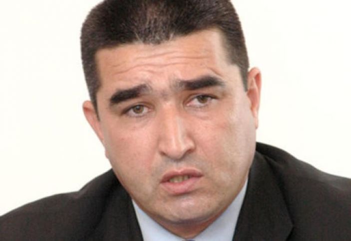 İşdən çıxarılan Etibar Pirverdiyevdən ilk - Açıqlama