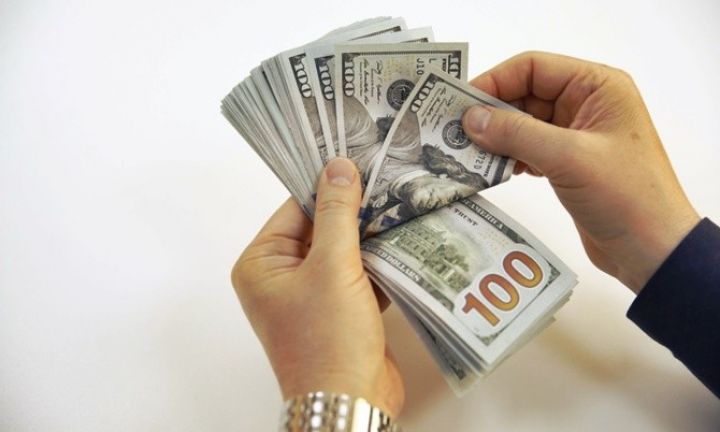 Dolların bazar ertəsinə olan rəsmi məzənnəsi açıqlandı