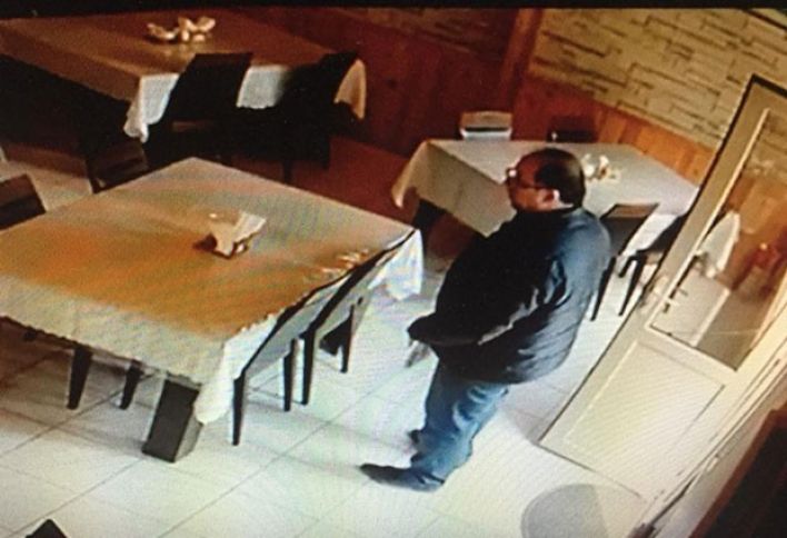 Rüşvət alan növbəti dələduzun görüntüləri yayıldı