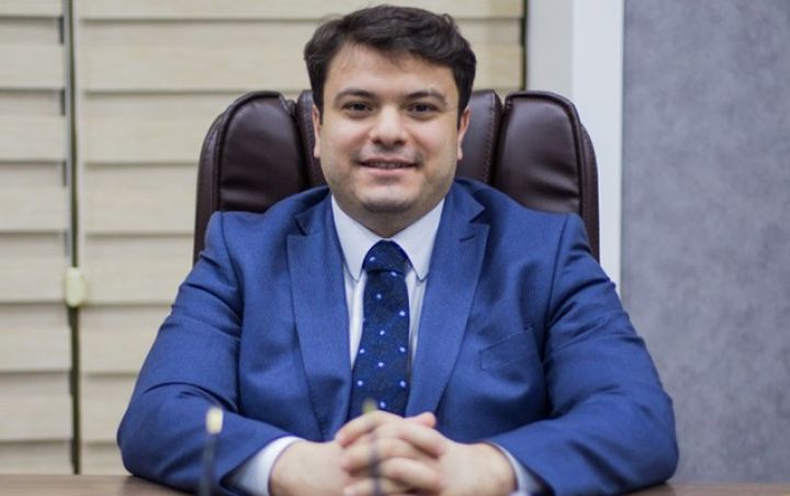 Yeni baş direktor vəzifəsindən getdi