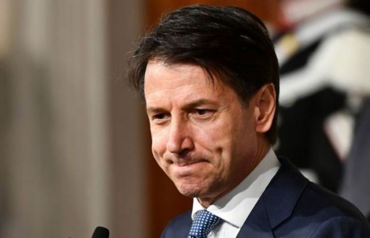 İtaliyanın Baş naziri istefa edir