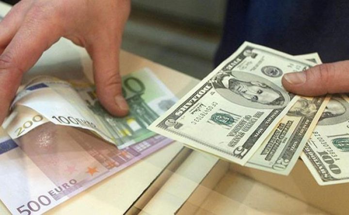 Azərbaycandan Gürcüstana pul köçürmələri azalıb