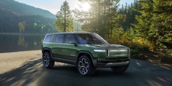 "Amazon" elektrikli avtomobil istehsalçısı "Rivian"a investisiya qoydu