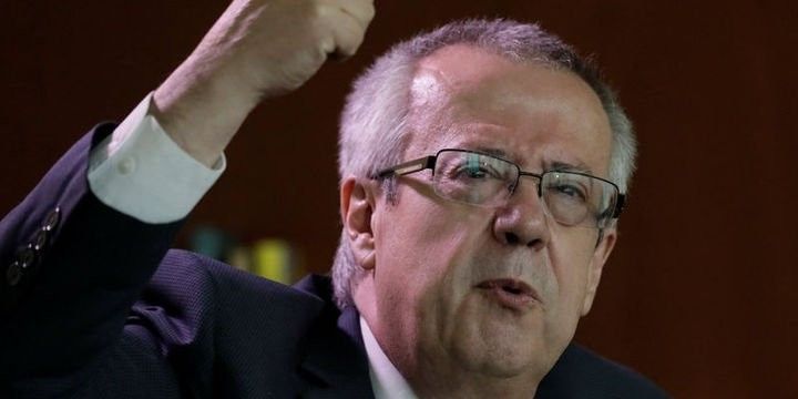 Maliyyə naziri istefa verdi, ölkənin pul vahidi dəyərdən düşdü