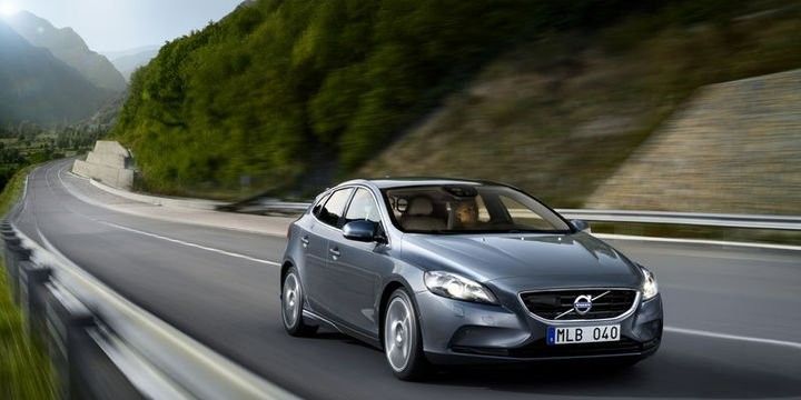 Volvo yarım milyon avtomobilini geri çağırdı
