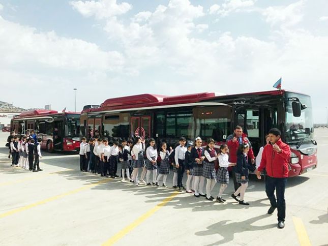 Şagirdlərin nəqliyyatdan pulsuz istifadəsi üçün hökumətə müraciət hazırlanır