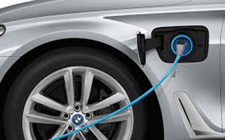 Nazir müavini: "Elektrik və hibrid avtomobillərin istifadəsi təşviq olunmalıdır"